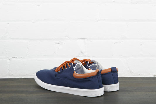 navy blue skate board shoes